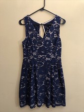 Vince Camuto Blue Lace Sleeveless Dress Women’s Size 8 Pre-owned