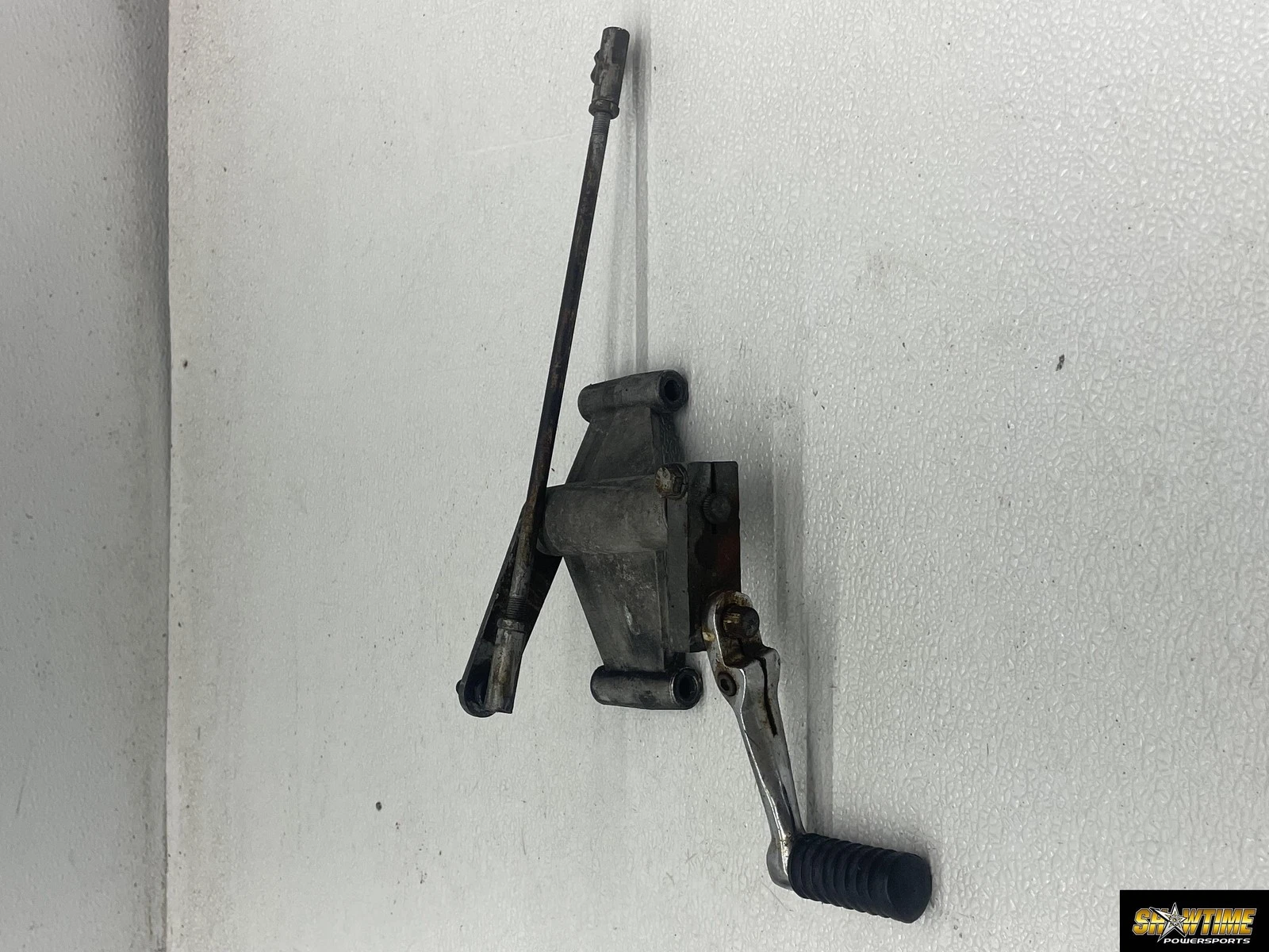 81 HARLEY-DAVIDSON TOUR GLIDE FLT SHIFTER LINKAGE SHIFT LINK PEDAL MOUNT