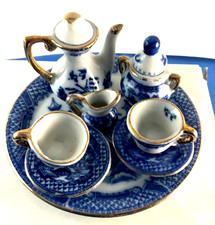 Blue Willow Miniature Tea Set 8 Piece 2 cups  Saucers tea pot creamer Sugar Pla