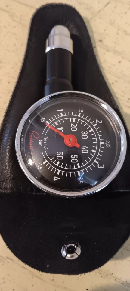 MOTÓMETRO MARIO ANDRETTI *HALLAZGO RARO* VDO* De colección MARIO ANDRETTI CON Estuche de Cuero Foto 4 de 4