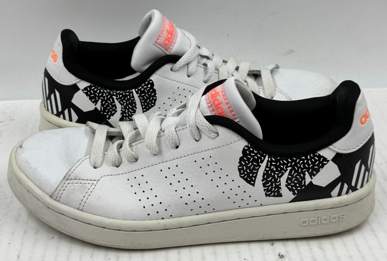 Adidas Advantage Women's Sneakers Size 8 White  Leather Athletic Shoes EH1112 thumbnail 2