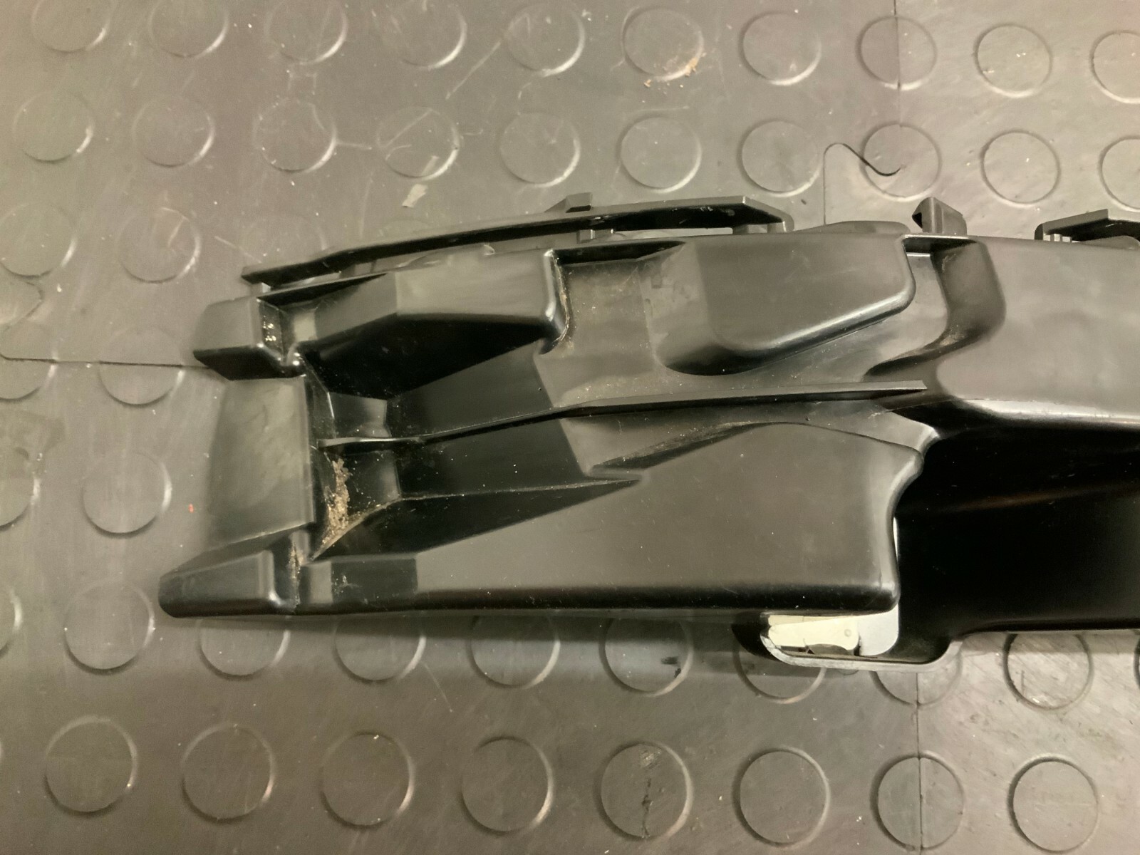 T40 Mercedes-Benz GLC Coup C253 Rear Left Bumper Mounting Bracket  