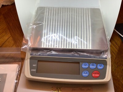 A & D EK-EW-600I CAP. 600G X 0.1G NMAX=6000 SCALE   READ EXCELLENT CONDITION