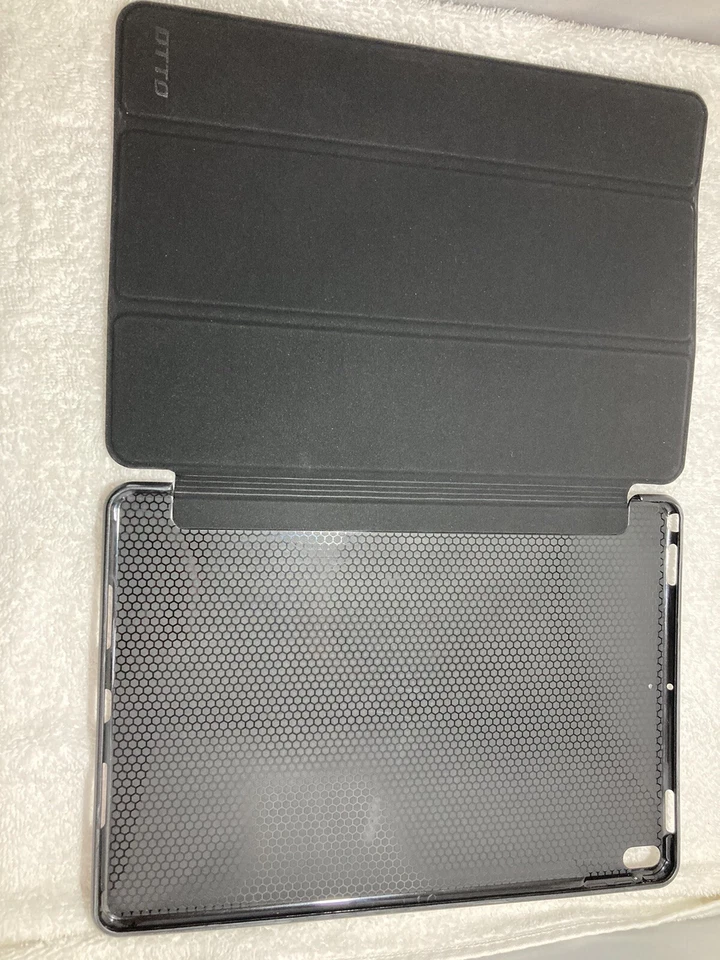 DTTO Apple iPad 10.5 soft back case, ultra slim lightweigh auto sleep/wake black - Image 3 of 4