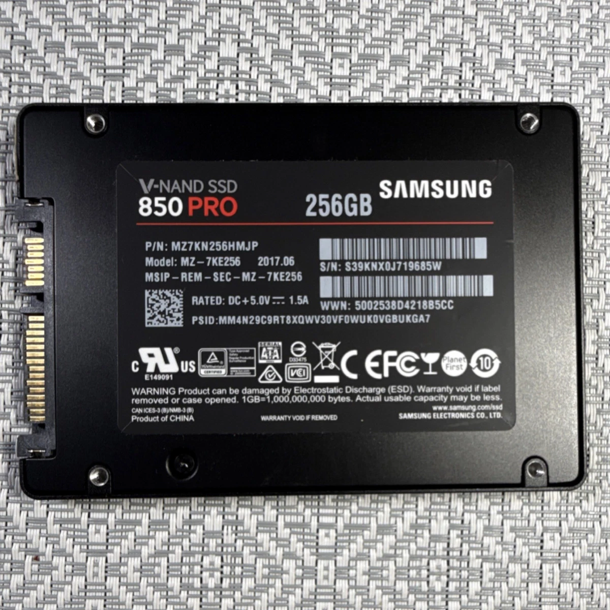 公式初売 19-718-11 SAMSUNG 2.5インチ 256GB SATA 6.0Gbps SSD 1点 