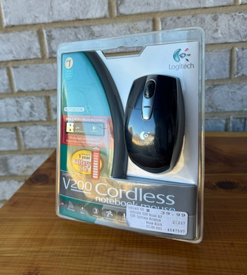 Vintage 2005 Logitech V200 USB Cordless Notebook Mouse Sealed