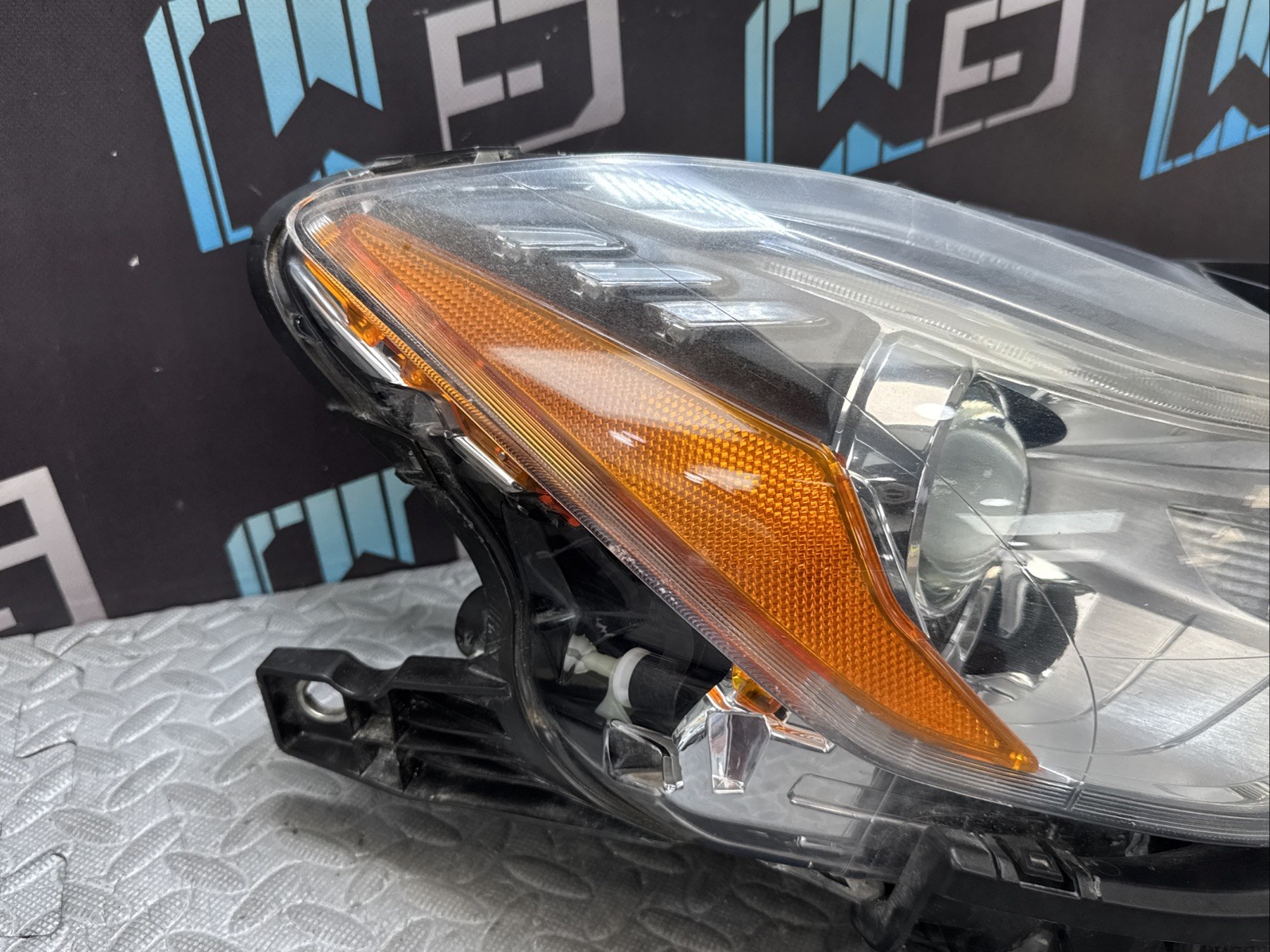 OEM 2014-2017 Maserati Quattroporte M156 HEADLIGHT XENON RIGHT PASSENGER SIDE