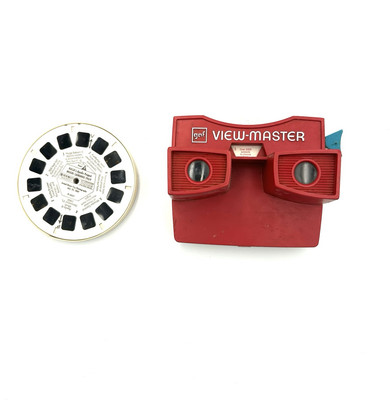 Vintage 1970s GAF ViewMaster 3D Photo Picture Viewer Red White Blue Stereo Reels