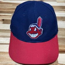 TWINS ENTERPRISE Youth Cleveland Indians Chief Wahoo Snapback Hat Navy Red MLB