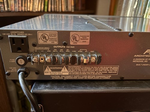 Przemysłowy wzmacniacz mocy PEAVEY IPA75T II - Zdjęcie 5 z 10