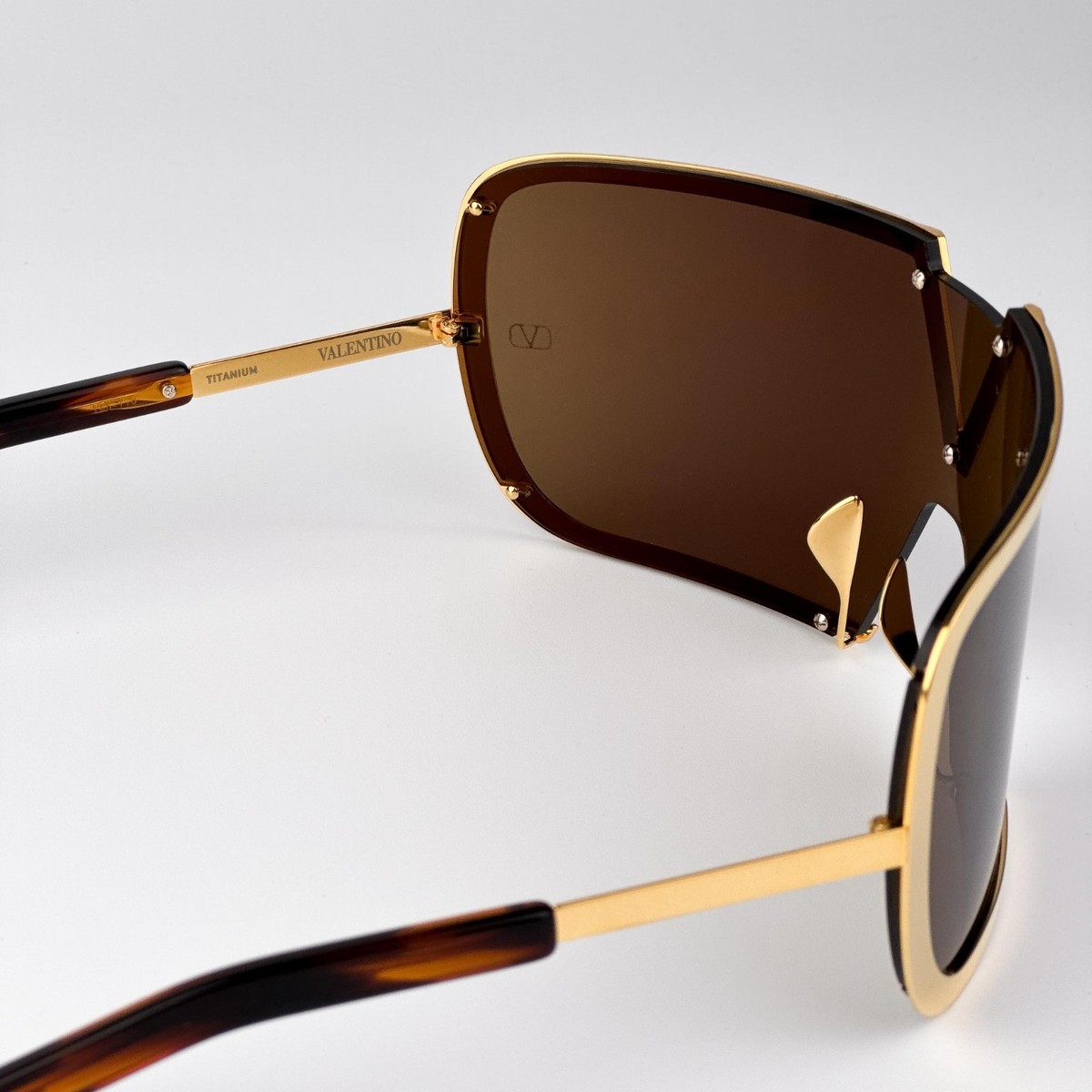 Valentino Women Sunglasses Titanium Gold Brown AR Mask V  display picture 2