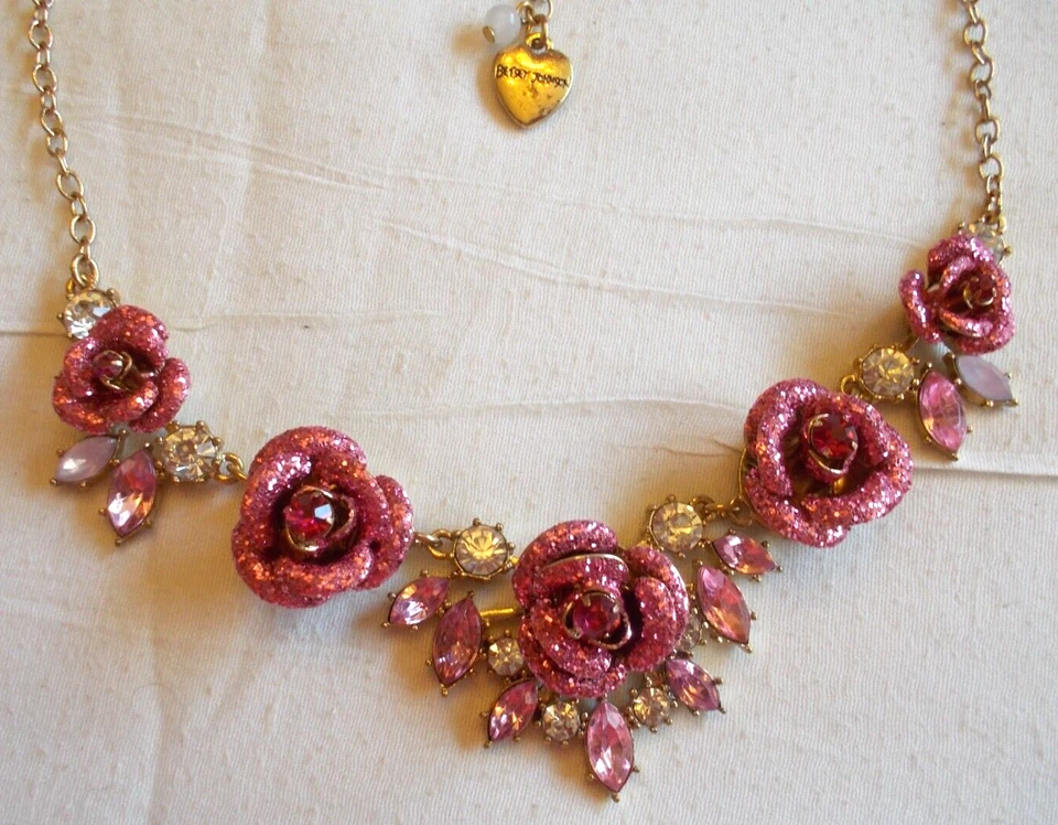 BETSEY JOHNSON SPARKLING PINK CRYSTAL AND RHINESTONE INLAY FLORAL PAVE NECKLACE - Image 3 of 4