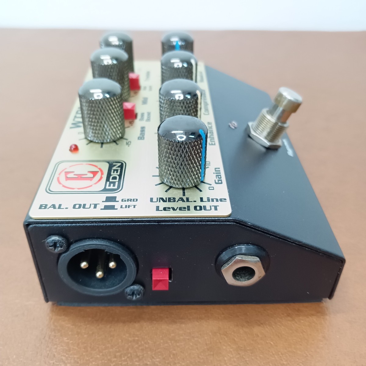 EDEN WTDI World Tour Bass Guitar Preamp Direct DI Box Pedal EQ