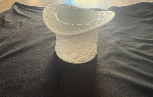 Estate Sale Find Vintage Fenton White Milk Glass Daisy and Button Top Hat Bowl