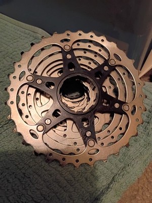Cassette Shimano 105 CS-R7000 11-32 Dents – 11 Vitesses – Route/Gravel/VTT – Occasion Bon état