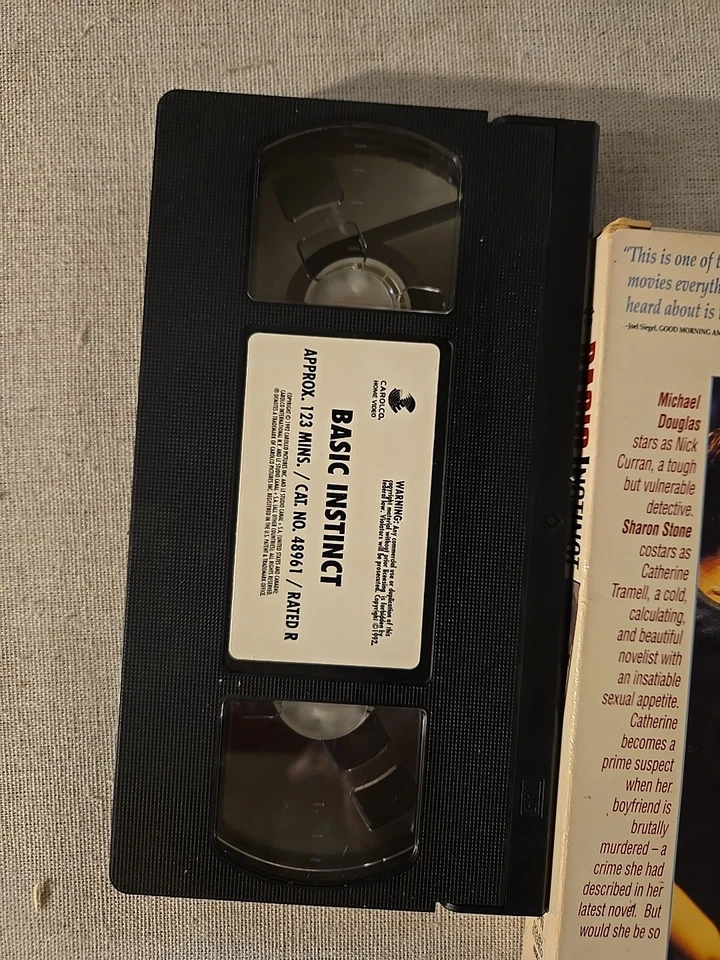 Basic Instinct (VHS, 1992) - Image 3 of 3