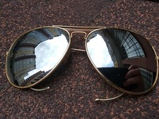 Exc. Cond. Vintage Premium Sunglasses w. Case