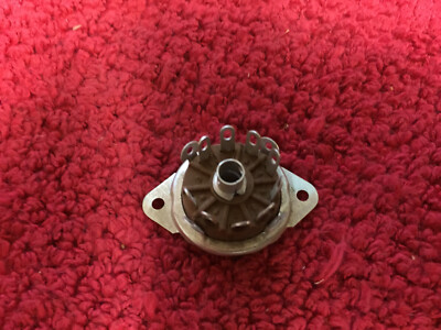 59-410 AMPHENOL 		9 PIN BAKELITE TUBE SOCKET NEW
