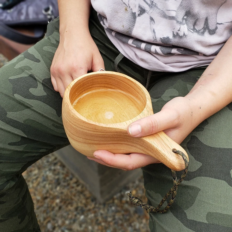 Kyrre™ Tallado Nordic Kuksa - Juego de tazas y cucharas de campamento de madera maciza Foto 4 de 4