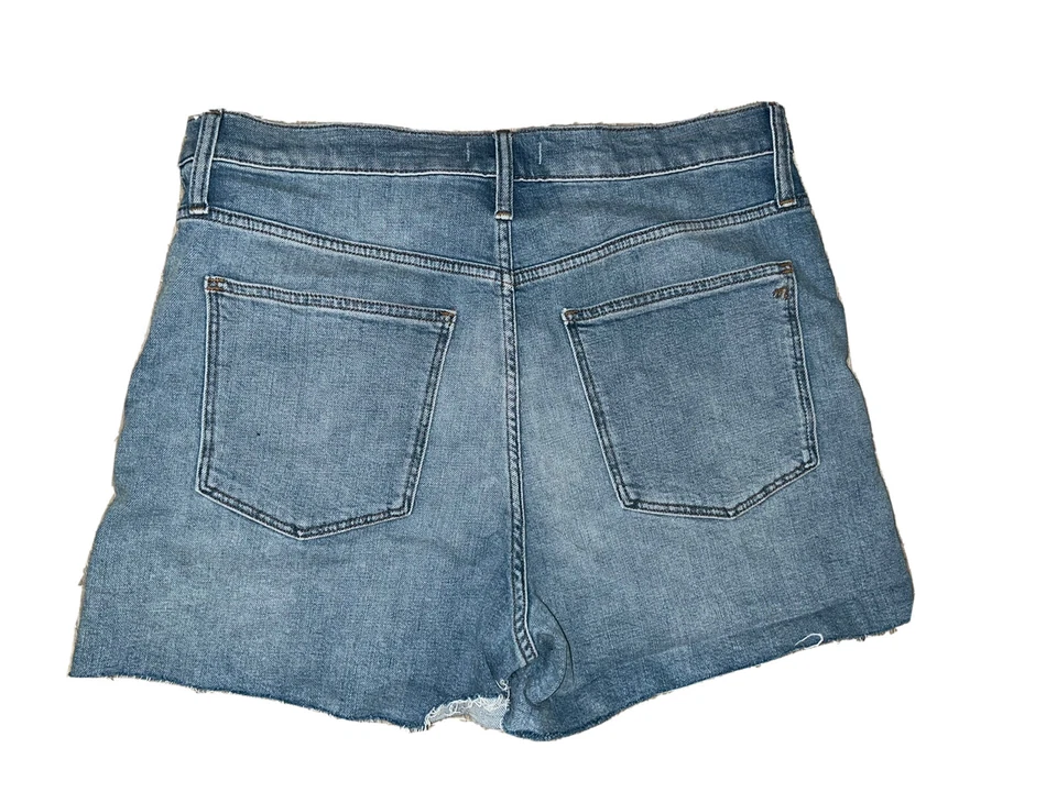 Pantalones cortos de mezclilla Madewell de tiro alto con dobladillo deshilachado cortado en lavado Glenoaks talla 32/14 Foto 3 de 3