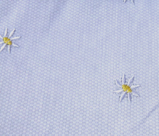 Vtg Cotton Textured Weave Fabric W/ White Embroidered Daisies 59" x 3 Yds