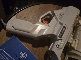 SEGA DREAMCAST GUNS X2 WITH THE HOUSE OF THE DEAD 2, RETRO