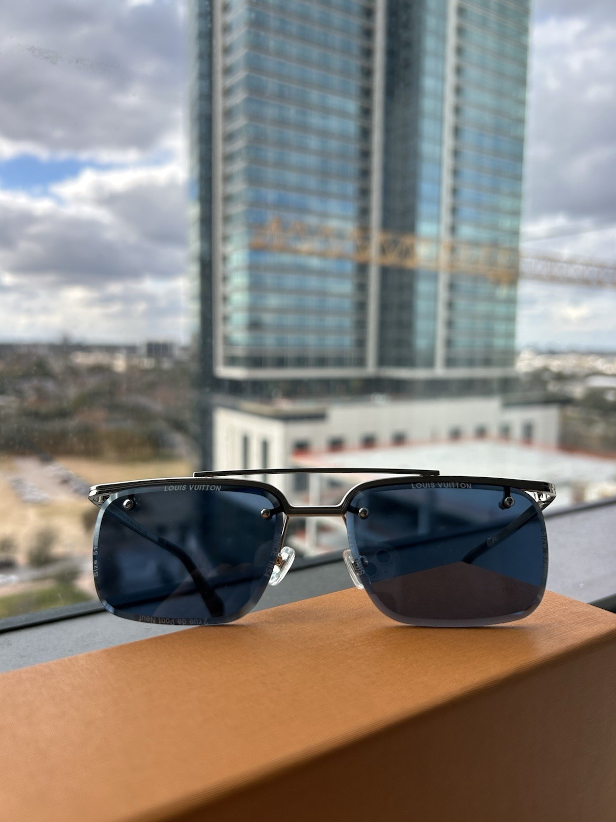 LV Super Vision Light Large Square Sunglasses - image 2