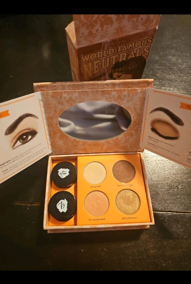 Kit de sombra de ojos Benefit World Famous Neutrals tamaño completo Foto 2 de 4