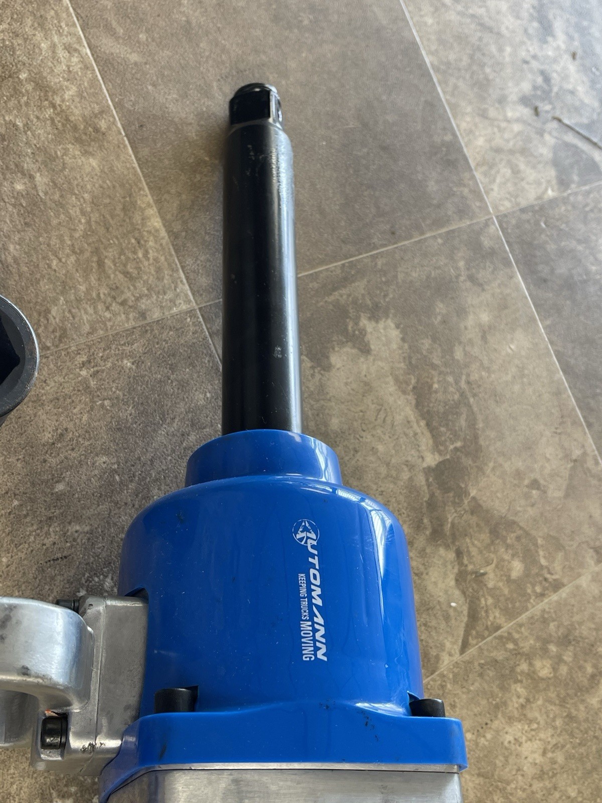 AUTOMANN AIR IMPACT WRENCH 1" DRIVE - 9" ANVIL WITH 33MM SOCKET