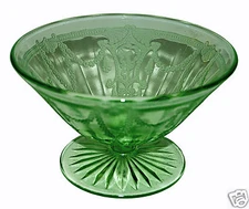 Hocking Cameo Green Footed Mayonnaise / Wide Comport