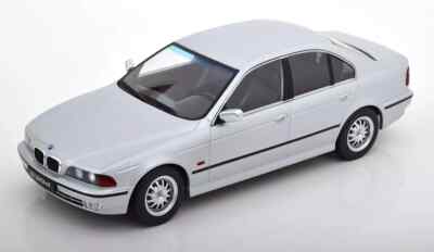 BMW 530d E39 Limousine 1995 silbergrau in 1:18 von KK-Scale KKDC181051