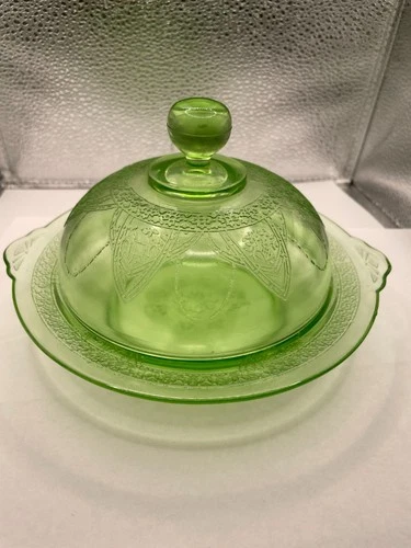 Antique Federal Glass Green Depression Glass Covered Round Butter Dish EC