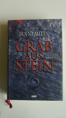 Jenni Mills - Grab Aus Stein  - (K126)