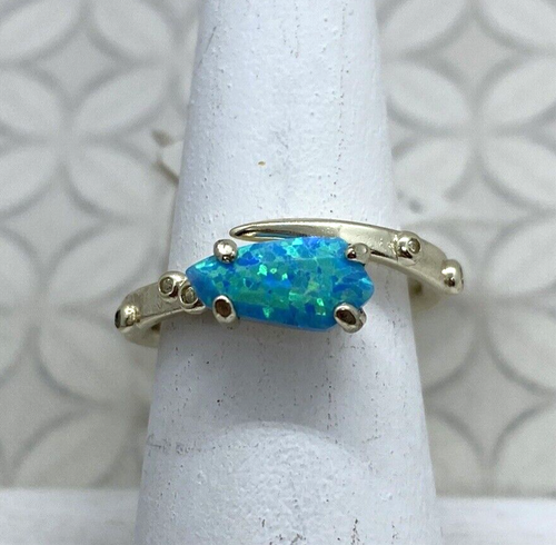 Kendra Scott Julia Ring in Turquoise Kyocera Opal Gold Tone Size S/M 5-6