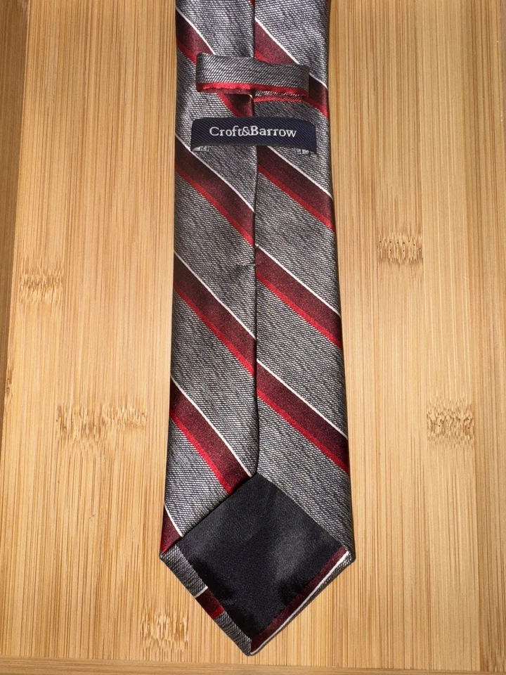 Corbata Croft & Barrow de poliéster a rayas rojas grises - 58L 3,0W Foto 2 de 2