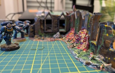 Table Top/Gelände - Infizierte Ruine (mittel) Kompatibel mit Warhammer 40k