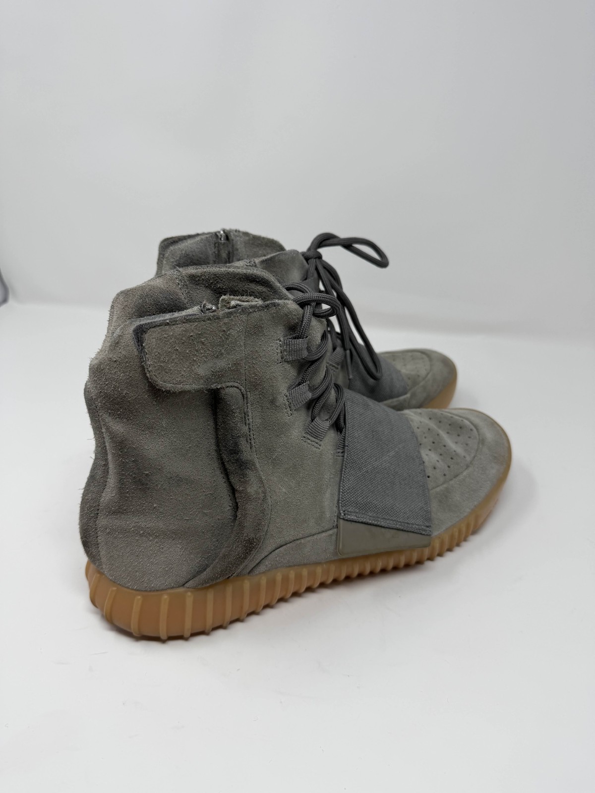 Size 10.5 - Adidas Yeezy Boost 750 Grey Gum thumbnail 2