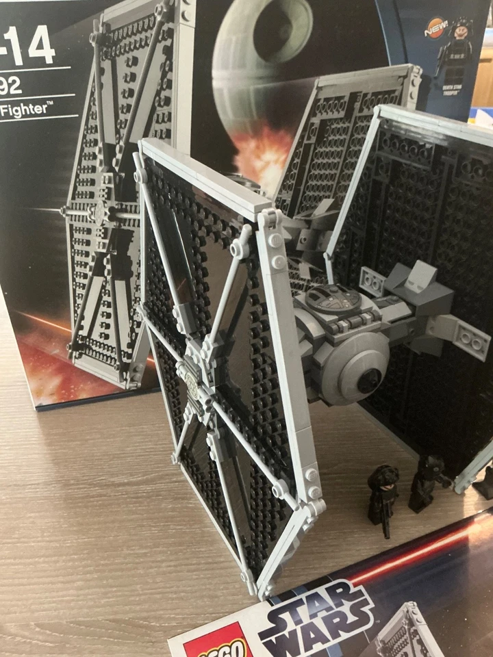 LEGO Star Wars 9492 TIE Fighter, photo 4 sur 5