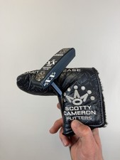 Scotty Cameron 2023 HXXIII Holiday Newport 1....