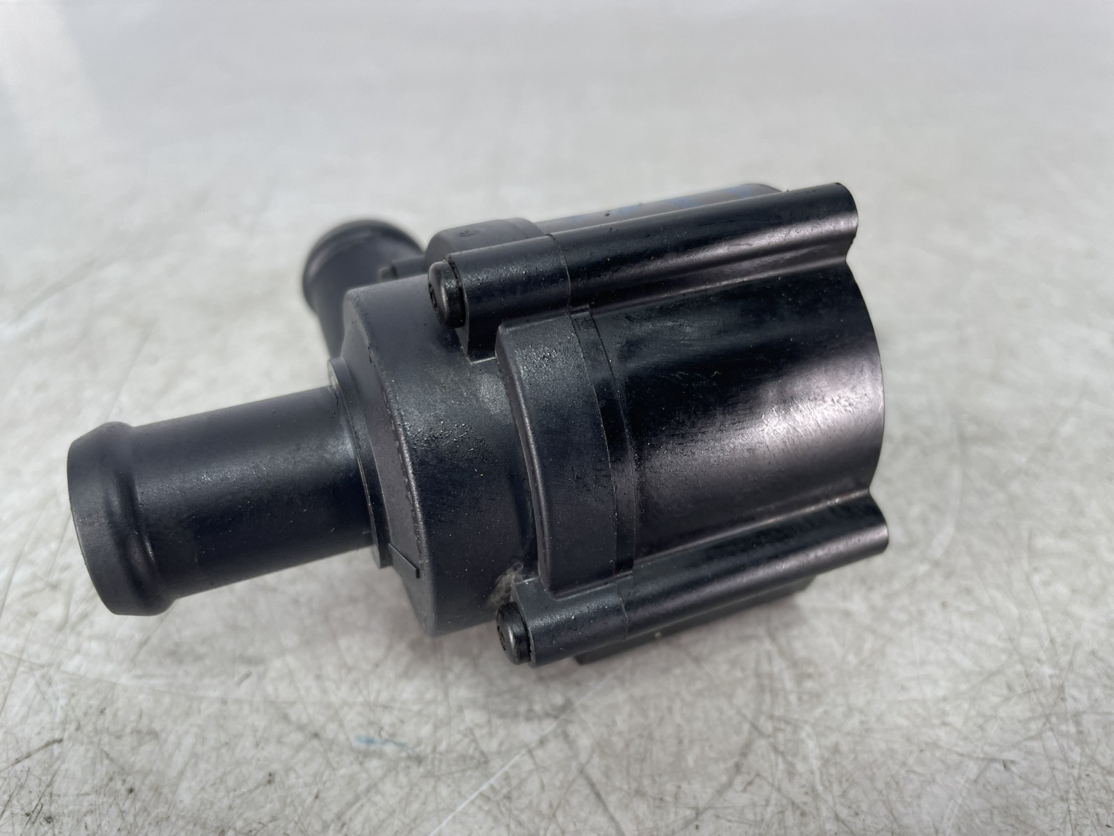 ✅ 2012-2018 OEM Bentley Continental GT Additional Auxiliary Coolant Water Pump