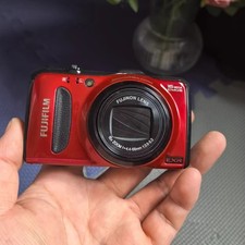 Fujifilm FinePix F600 EXR Digital Camera 16 MP 15x Optical Zoom with Accessories