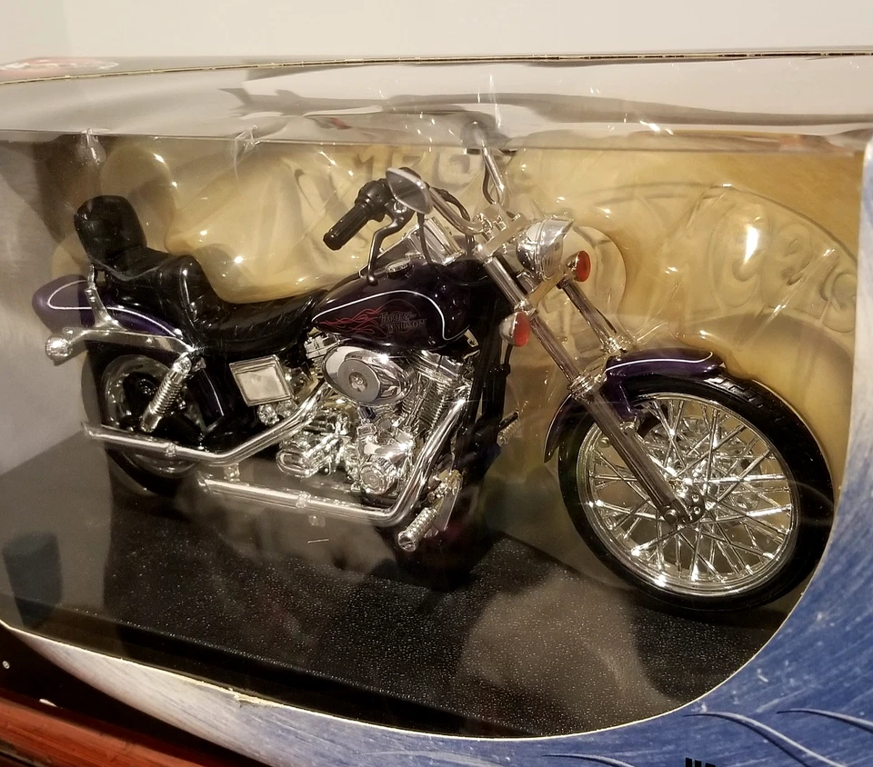 Harley-Davidson Dyna Wide Glide 2000 100 % Hot Wheels. Escala 1:10. Nuevo en caja. Foto 2 de 4