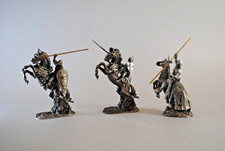 Konvolut Ritter Zinnfiguren / Höhe 70 bis 130 mm / Gewicht 1866 Gramm ( Z 2 )