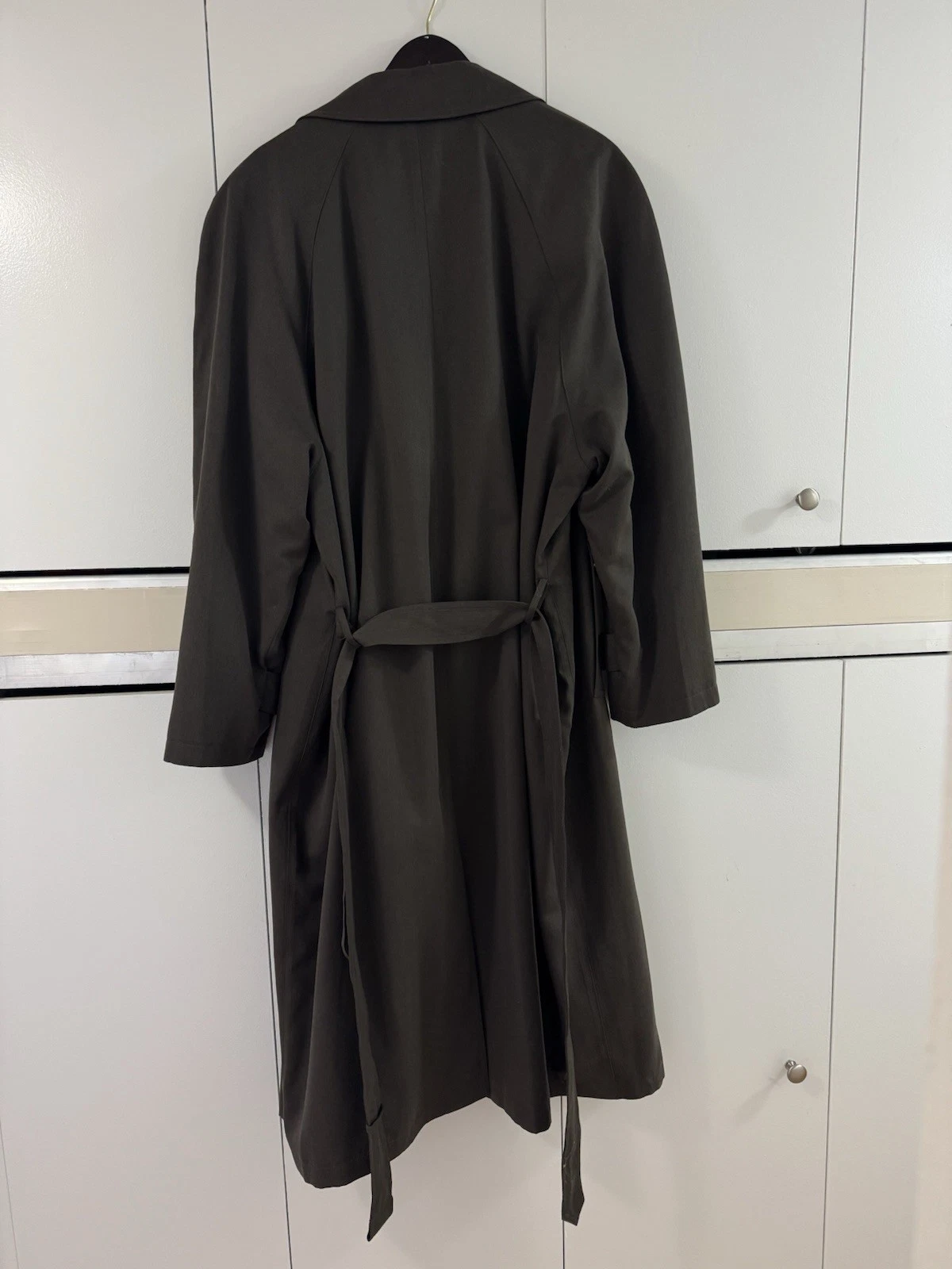 Bill Blass Menswear Men's Brown Long Belted Button Overcoat Notch Collar 44R image 2
