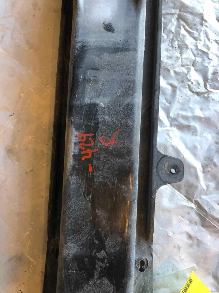 Barra de impacto de refuerzo cubierta parachoques trasero Hyundai XG350 2001-2003 sedán 3,5 L Foto 3 de 4