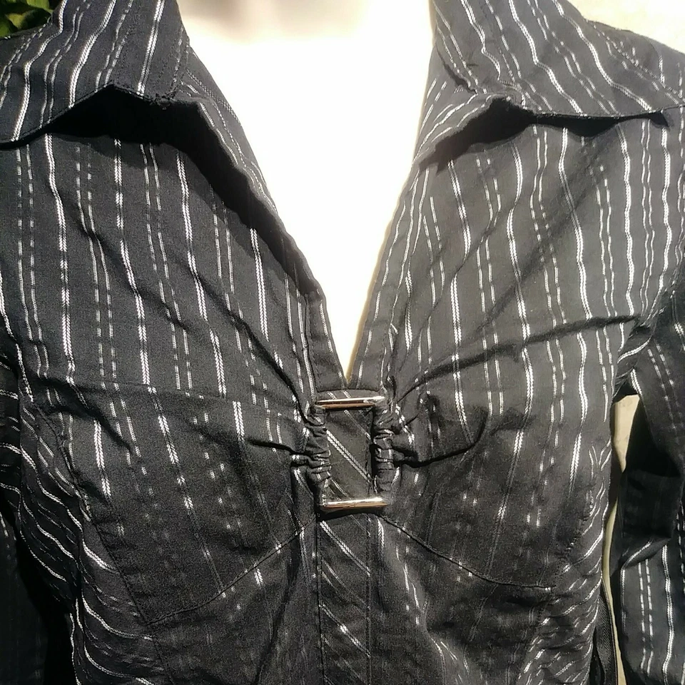 Women Quizzy Stretch Blouse Size Small - Image 2 of 3