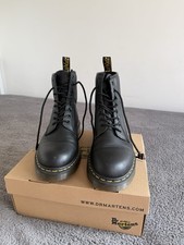 Men’s Dr Martens 1460 Black Leather, 8 Eye, Size 9 Boots