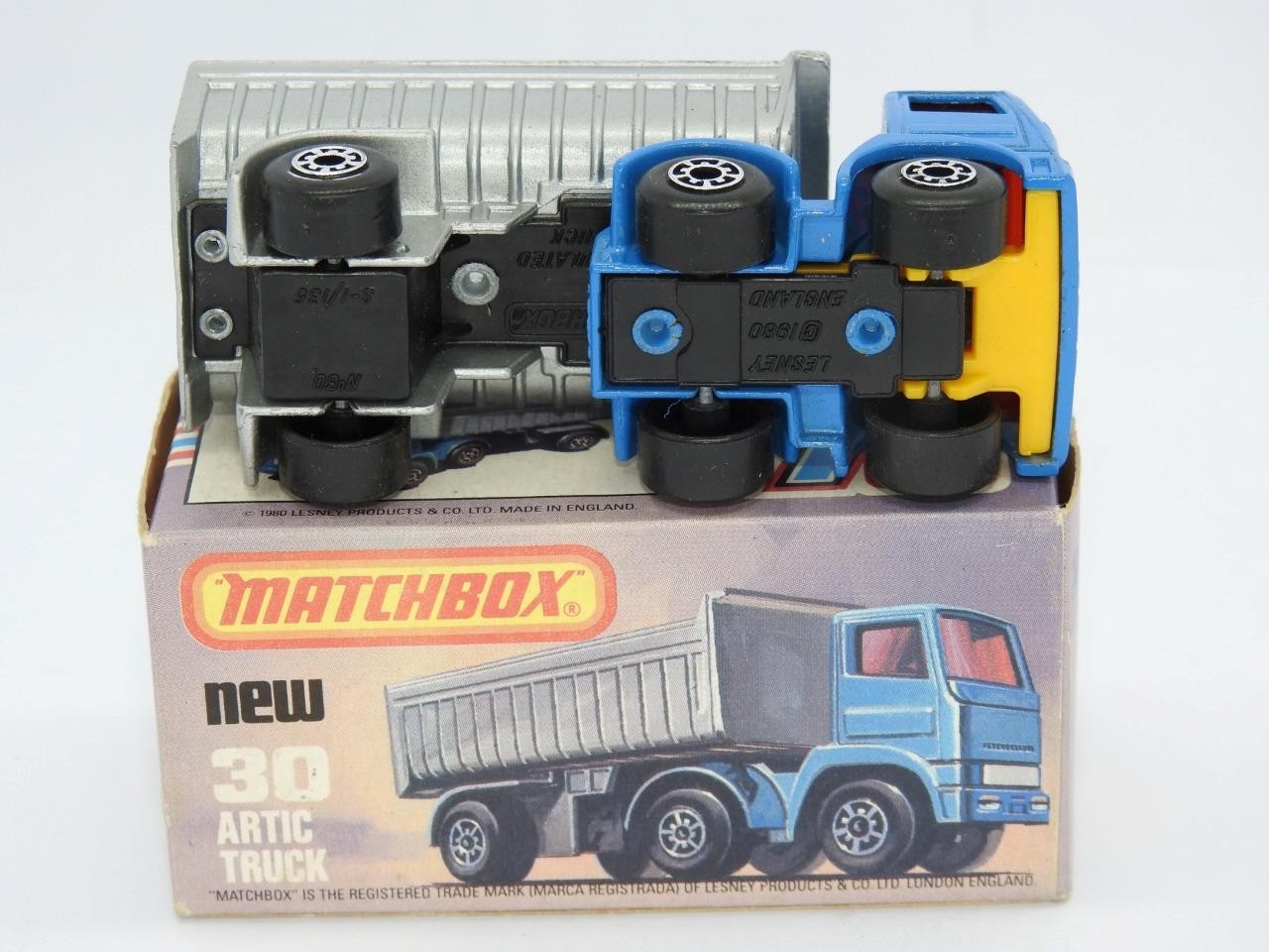 Matchbox 30f, Leyland Articulated Truck - Free Price Guide & Review