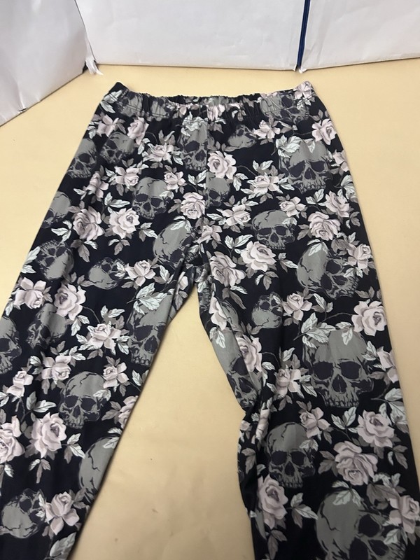 Unbranded Unsized Skull/Flower stretch pants womens