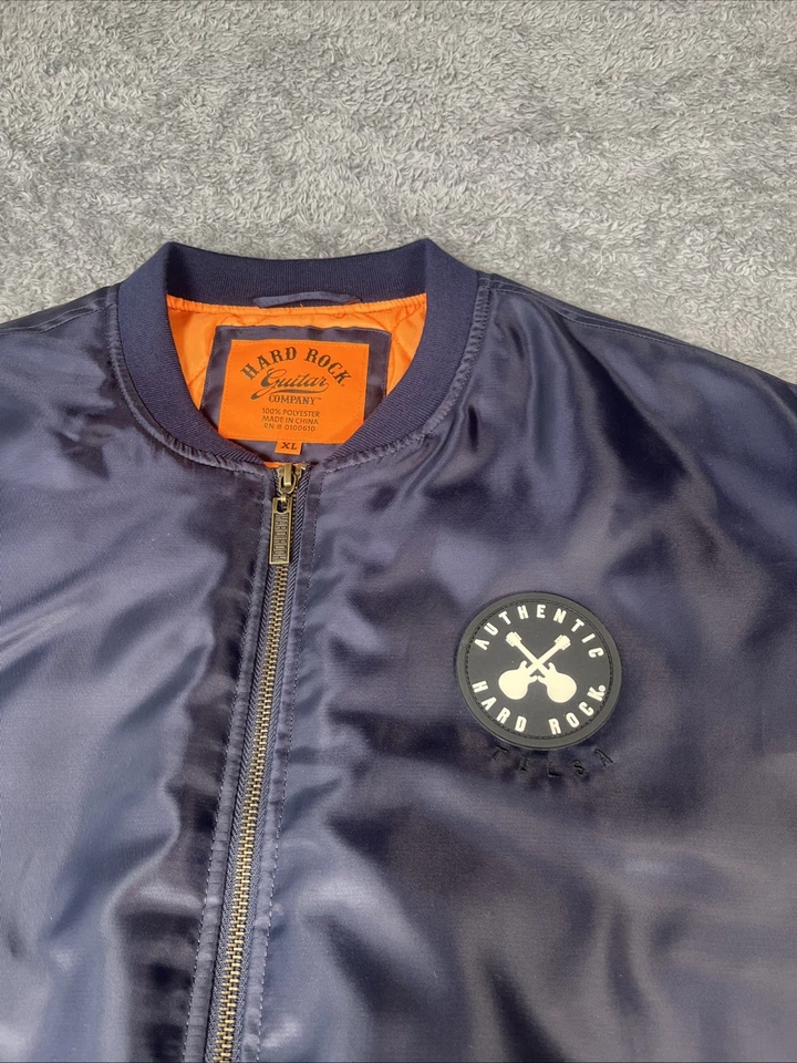 Chaqueta Hard Rock Guitar Company Para Hombre Talla XL Azul Marino Satinado Edredón Forrado NUEVA Foto 2 de 4